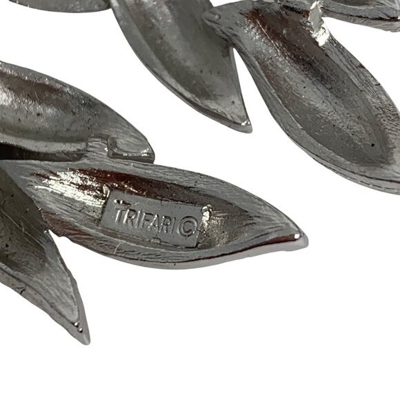 VTG CROWN TRIFARI Textured Silver Tone Wheat Wreath Plant Leaves Spray Brooch - Picture 6 of 9